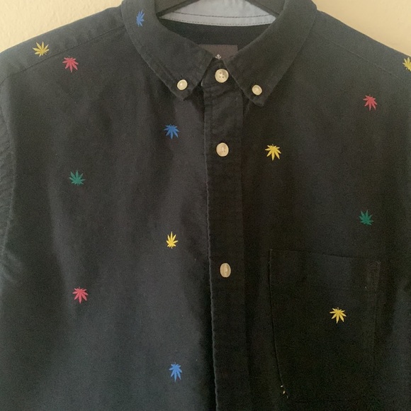 Men’s Long sleeve button up - Black with leaf print/pattern - Picture 2 of 7